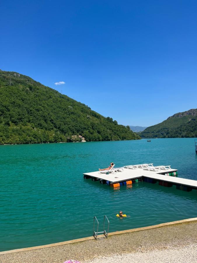 Hotel Glamping Bagrem à Jablanica Extérieur photo